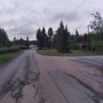 Зображення зношеної асфальтової дороги Ляйккялянкату.