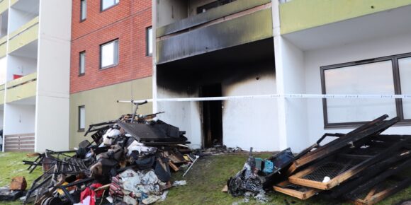 Ojasenkadun kerrostalo tulipalon jälkeen