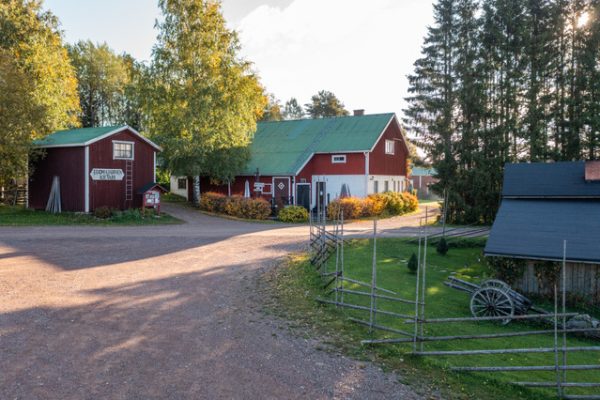 Hevoskievarin Kesäkirppis & Kahvila