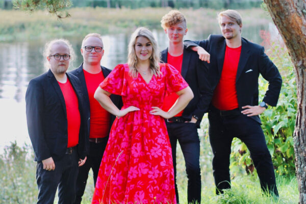 Keskiviikon Tähtitanssit: Charlotta Saari & Ibiscus